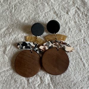 Free people Wood and Resin bohemian natural material pendant drop earrings